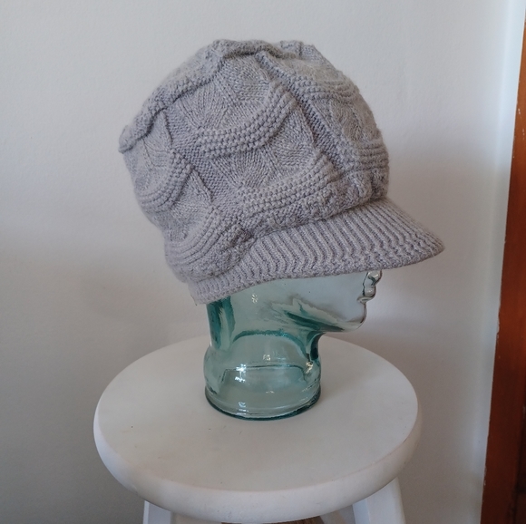 ⚡️SALE⚡️Light Gray Women's Knit Hat - Picture 3 of 5